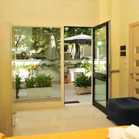 Bed & Breakfast Cala Dei Normanni - Sul Lungomare 3*